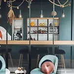 Hotel Moxy 4*