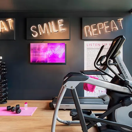 Moxy Sydhavnen Копенгаген