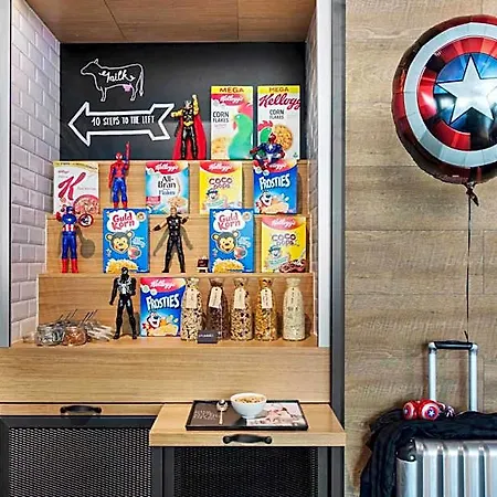 Hotel Moxy 4*