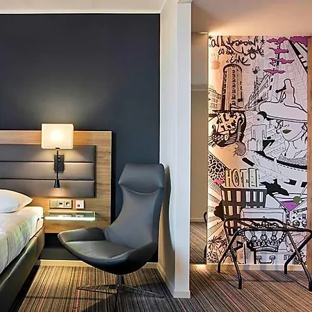 Hotel Moxy 4*