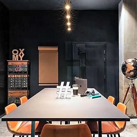 Hotel Moxy 4*